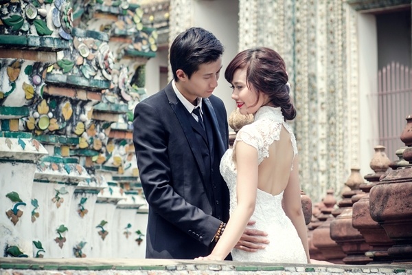 Được biết đến với hình tượng trong sạch, không vướng scandal cũng như chăm chỉ hoạt động đóng phim, Huyền Lizzie sở hữu nhiều vai diễn được khán giả màn ảnh nhỏ yêu mến. Từ mùa hè, Huyền Lizzie và chồng sắp cưới đã đi chụp ảnh cưới ở Thái Lan và Hội An.