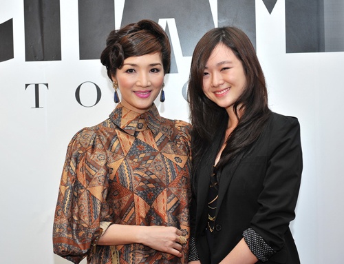 Cô gái 16 tuổi đang theo học ngành kinh tế để sau này tiếp quản sự nghiệp đồ sộ của mẹ.