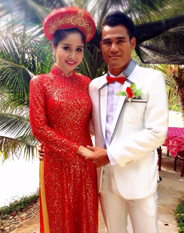 Trong khi Thảo Trang đóng vai cô gái thành phố cá tính thì ông xã cô vào vai một công tử miền Tây. Cặp đôi yêu nhau sau khi nhân vật của Thanh Bình ra tay cứu Thảo Trang và nên duyên vợ chồng từ đó. Trong phim, cặp đôi có cảnh quay đám cưới được họ ví như dịp “cưới lại”. Vì là vợ chồng ngoài đời thực nên họ dễ dàng ăn ý trong diễn xuất. 