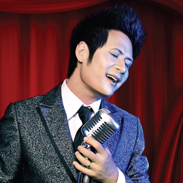 Tháng 10/2012, nam ca sĩ Bằng Kiều được cơ quan quản lý cấp phép biểu diễn và tổ chức liveshow Bằng Kiều in concert 2012  lần đầu sau 10 năm xa quê hương. Trong đêm nhạc riêng, nam ca sĩ mời 3 ca sĩ đứng chung sân khấu với anh là hai diva Mỹ Linh, Hồng Nhung cùng ca sĩ hải ngoại Minh Tuyết. 