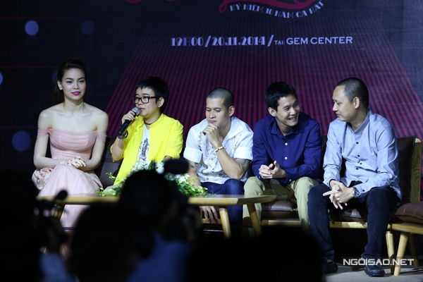 Điểm nhấn của đêm nhạc là nữ ca sĩ sẽ hoàn toàn hát solo 25 ca khúc, không song ca với khách mời. Tương xứng với sự đầu tư của Hà Hồ, giá vé đêm nhạc khá cao,  dao động từ 1-3 triệu đồng cho khoảng 2000 chỗ ngồi. Từ cuối tháng 10, dù chưa phát hành chính thức nhưng số lượng đặt vé trước đã khá nhiều. Trước đó, nữ ca sĩ đã dành tặng khán giả sinh viên cả nước một tour diễn miễn phí. 