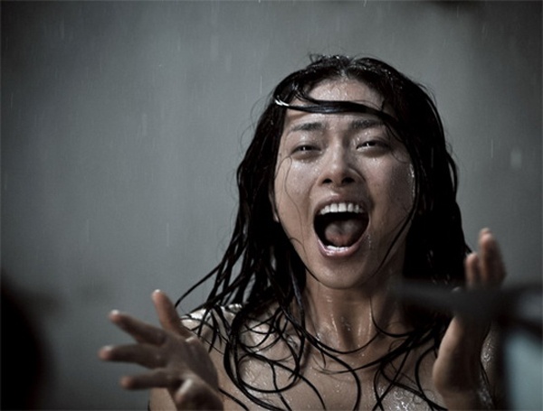 Nữ diễn viên chia sẻ, vì không có sự trải nghiệm như nhân vật nên cô gặp khó khăn trong lúc quay phim cũng như sau khi đóng máy. “Tôi chưa có gia đình, chưa mang thai và cũng chẳng bao giờ phải hứng chịu những nỗi đau như Thảo. Những điều khủng khiếp với cô ấy chính là nỗi ám ảnh tôi. Phải rất khó khăn để thoát ra khỏi sự nặng nề mà Thảo mang đến sau khi bộ phim đóng máy” -  Ngô Thanh Vân bày tỏ. 