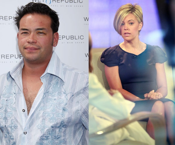 Tuy nhiên, danh tiếng đã phá vỡ cuộc hôn nhân của họ. Kate nhận ra rằng nếu cô đối xử với chồng như một đứa trẻ thì show của họ sẽ tăng lượng người xem. Cuối cùng, Kate đi quá xa khiến Jon không thể chịu được thêm, show Jon and Kate Plus Eight vì thế cũng bị hủy bỏ. 