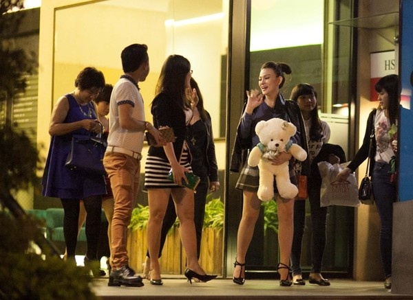 Thu Thủy bị đồn đang mang thai với người chồng mới cưới. Chưa lên tiếng xác nhận nhưng những dấu hiệu thay đổi vóc dáng khiến tin đồn càng có cơ sở. Đáng chú ý là trong lần Thu Thủy diễn ở Hà Nội, khi ra về sau buổi diễn, nữ ca sĩ ôm lấy con gấu bông lớn được fan tặng áp sát trước bụng. 