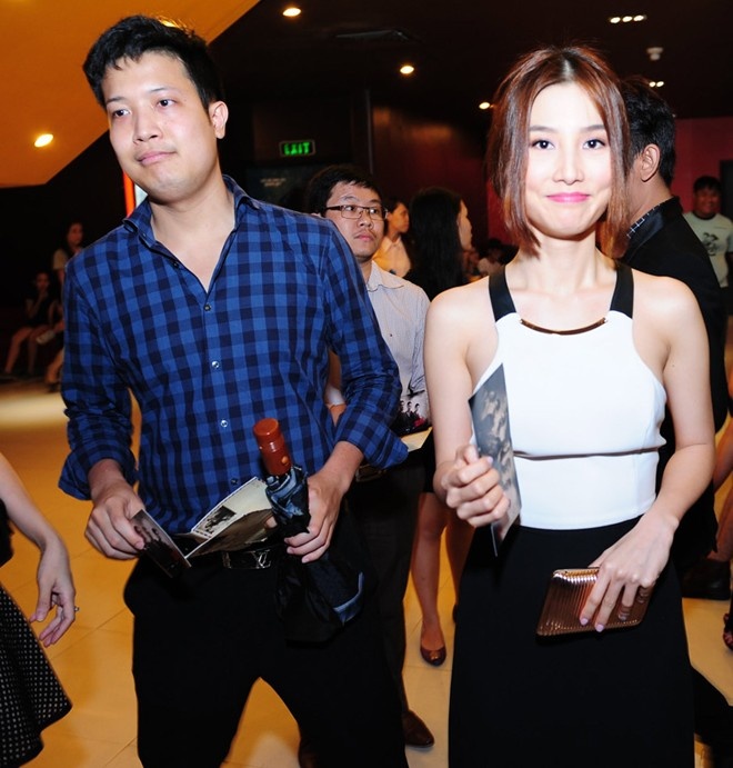 Người đẹp Diễm My 9x đang có mối tình ngọt ngào bên bạn trai đại gia và hé lộ cô đã được cầu hôn. Tháng 12/2013, trong một bài phỏng vấn, nữ diễn viên Mỹ nhân kế tâm sự cô muốn có một đám cưới khi cô 25 tuổi. 