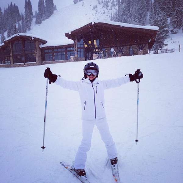 Nữ ca sĩ cá tính Thảo Trang cũng thường chu du nước ngoài mỗi khi có dịp. Tháng 12 năm ngoái, Thảo Trang đi du lịch ở châu Âu và chơi trượt tuyết tại đây. 