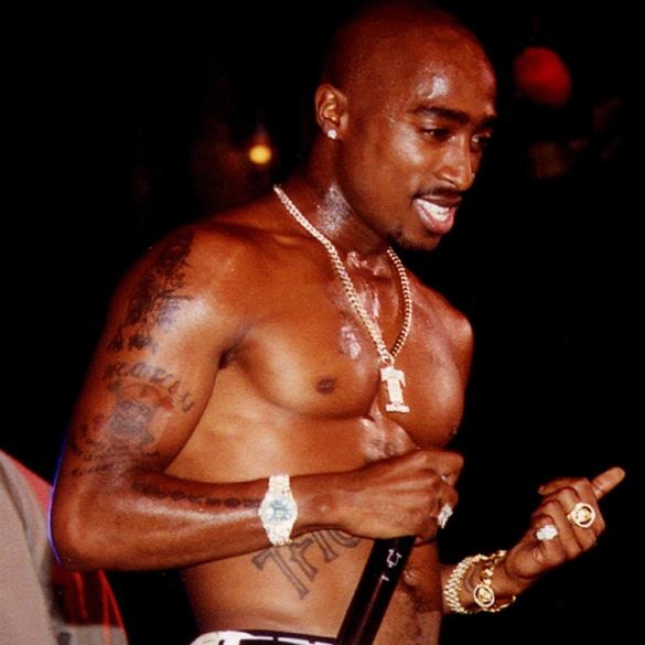 Hollywood vẫn nghi ngờ về cái chết của rapper huyền thoại Tupac.