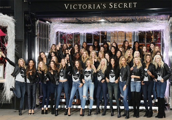 Dàn chân dài biểu diễn trong Victoria’s Secret Show 2014 vừa qua.