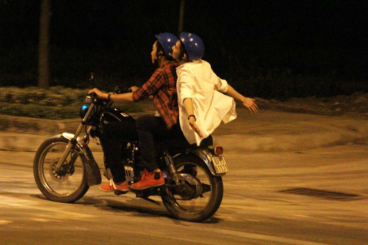 Với những bật mí về nội dung từ ê-kíp Điều tuyệt vời thứ 10, công chúng yêu nhạc hoàn toàn có cơ sở để chờ đợi một sản phẩm hay, cảm động về đề tài thế giới thứ ba, chứ không phải mượn yếu tố đồng tính nhằm mục đích mua vui, câu khách. Điều tuyệt vời cuối cùng sẽ được phát hành trên các trang âm nhạc trực tuyến vào ngày 22/12 tới.