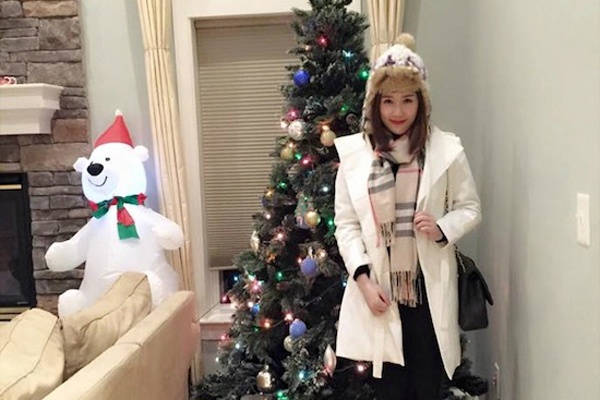 Sao Viet don Noel o troi ngoai hinh anh