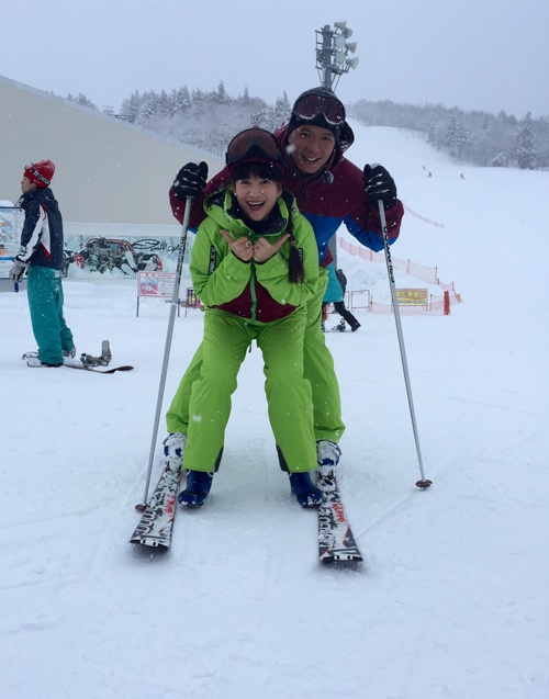 Kết hợp đi ghi hình cho một chương trình và du lịch 9 ngày ở Nhật Bản, vợ chồng MC Bình Minh – Anh Thơ sẽ đón Giáng sinh tại đây. 