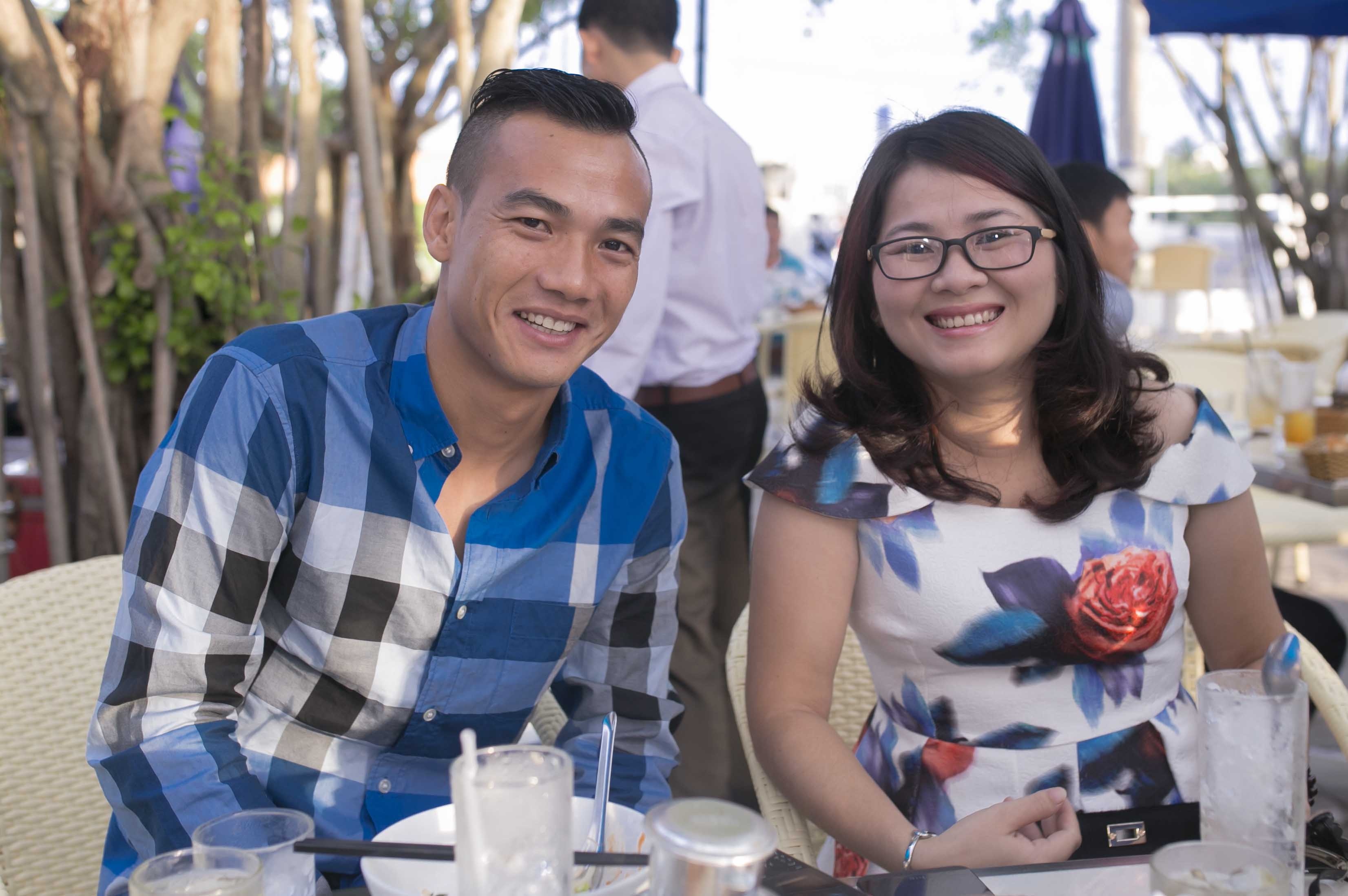 Cầu thủ Đại Đồng - bạn thân của vợ chồng Công Vinh - Thủy Tiên cũng về Kiên Giang dự hôn lễ. Trong các chuyến du lịch, anh thường đi nghỉ cùng vợ chồng nổi tiếng này.