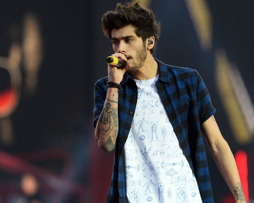 Zayn Malik chao nham fan o Edinburgh hinh anh