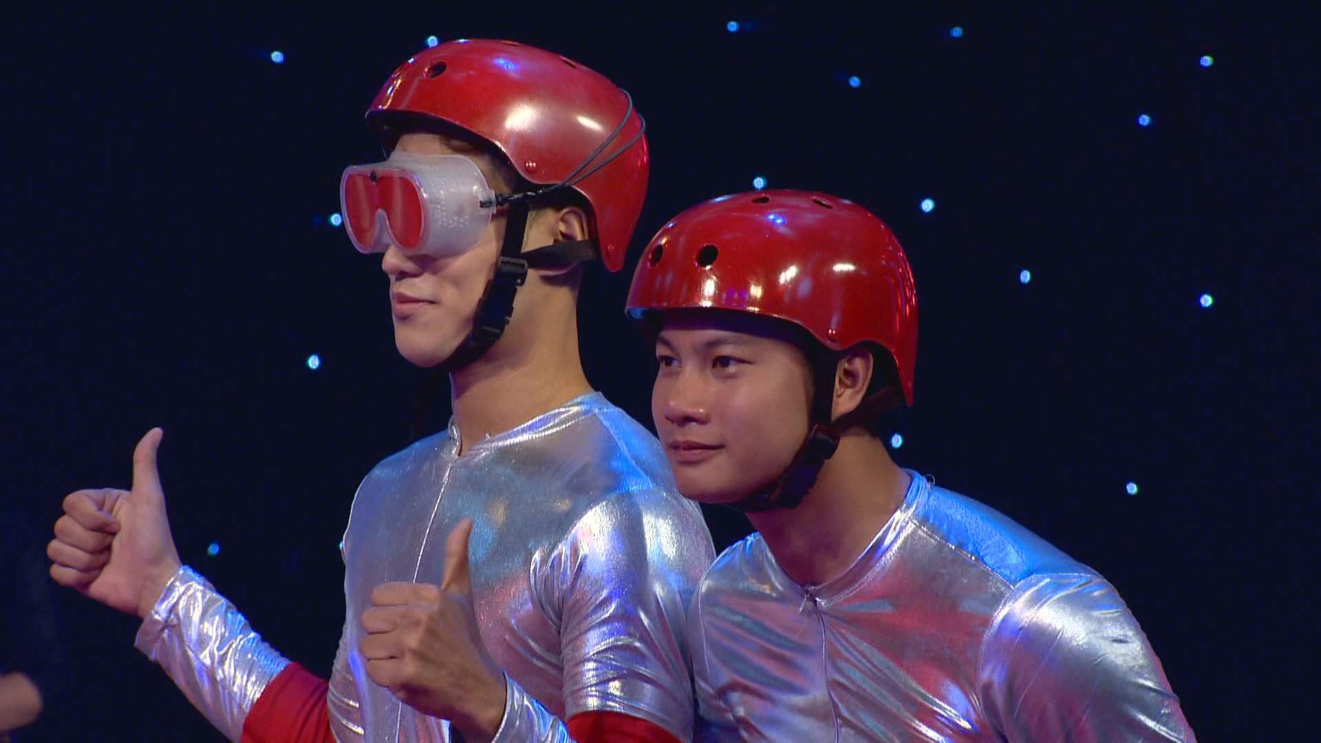 Bang Di va Phan Ngoc Luan tro tai o gameshow xuyen tuong hinh anh