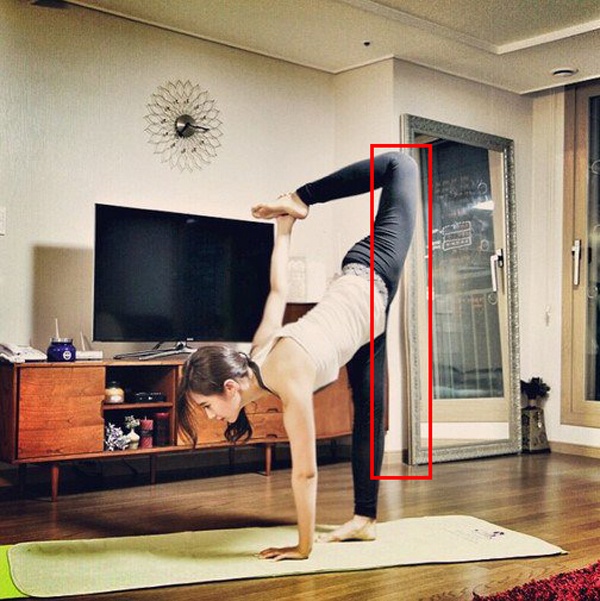 Bức ảnh tập yoga của Yuri mới đăng tải bị bóc mẽ có sử dụng photoshop.
