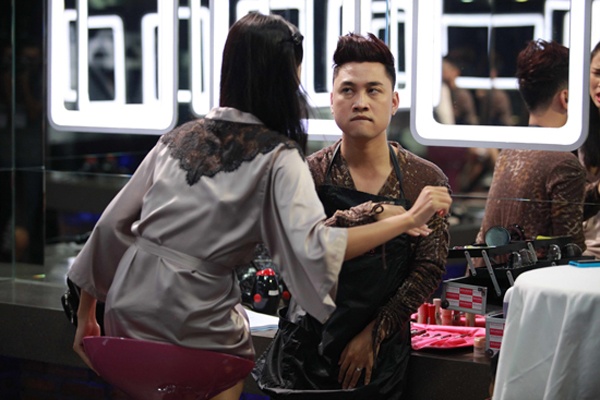 Năm 2013, đạo diễn Việt kiều Hàm Trần mang tới khán giả bộ phim hài tình cảm Âm mưu giày gót nhọn nhận được phản ứng tích cực của khán giả. Một phần thành công của bộ phim đến từ nhân vật anh chàng chuyên gia trang điểm bóng lộ Danny do Don Nguyễn thủ vai. Danny là anh họ của nữ chính Anne (do Kathy Uyên đóng) và giúp đỡ cô trong quá trình “lột xác” để dấn thân vào giới showbiz. 