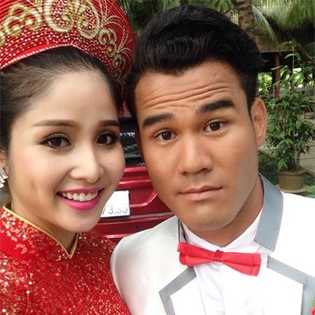 Trở về 3 cũng có một lính mới khác khá độc đáo là cầu thủ Thanh Bình. Cùng bà xã Thảo Trang tham gia bộ phim của nữ đạo diễn Việt Trinh, dù chỉ đóng vai phụ nhưng tiền đạo An Giang ghi điểm với diễn xuất có hồn qua nhân vật chàng công tử miền quê lên thành phố. 