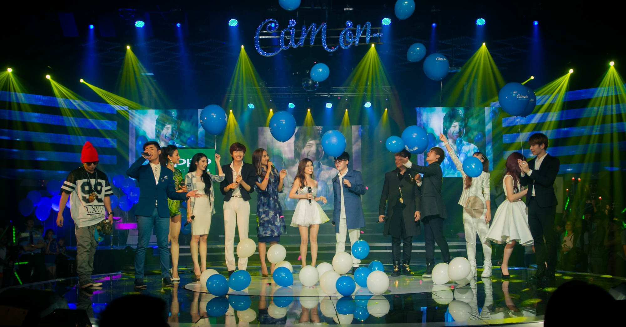 Kết chương trình, Cảm ơn và Nụ cười còn mãi là ca khúc đầy ý nghĩa mà chương trình muốn gửi đến khán giả để truyền tải tinh thần lạc quan, sống và cháy hết mình với đam mê. Ca khúc được thể hiện bởi các nhiều ca sĩ.