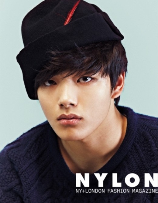 Đi lên từ một diễn viên nhí, Yeo Jin Goo được dự báo sẽ là ứng cử viên kế thừa cho lớp tài tử đàn anh trong tương lai. 