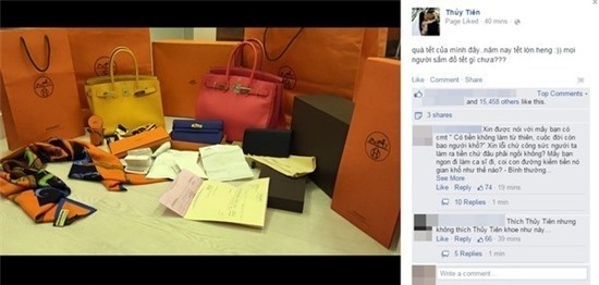 Chắc hẳn không thể phủ nhận niềm yêu thích với chiếc túi Hermes Birkin của Thủy Tiên khi mới đây cô khoe hẳn 2 chiếc Birkin mới tậu. Chiếc màu vàng size 30 và một chiếc màu hồng size 35. Ngoài ra còn có chiếc ví Hermes Kelly có giá khoảng  hơn 20 triệu đồng.