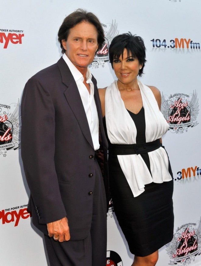 Bruce Jenner kết hôn với Kris Jenner – mẹ ruột Kim Kardashian từ năm 1991 và có chung 2 đứa con là Kendall Jenner và Kylie Jenner. Họ li hôn vào cuối năm 2013 nhưng luôn giữ mối quan hệ tốt như những người bạn