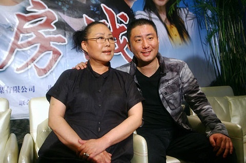 Tư Cầm Cao Oa định hướng cho con trai trong sự nghiệp diễn xuất. 