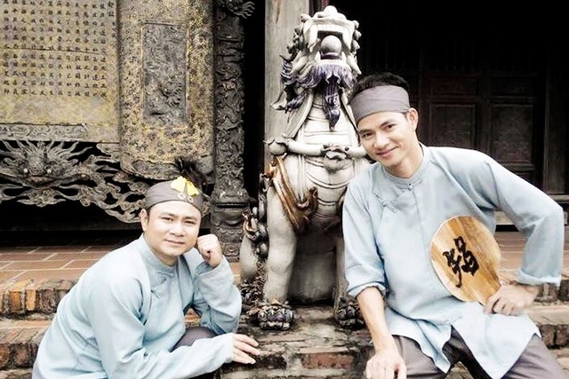 Ngoài công việc ở Nhà hát Chèo Quân đội, Tự Long (trái) luôn là nghệ sĩ đắt show với các chương trình hài. Ảnh: TL
