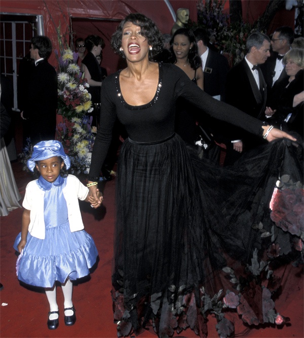 Trong lễ trao giải Oscar lần thứ 71 vào năm 1999, hai mẹ con Whitney dắt nhau đến dự. Đây là nơi diva R&B biểu diễn When You Believe – bài hát trong bộ phim The Prince of Egypt, cùng với Mariah Carey. Ca khúc này sau đó đoạt giải Ca khúc nhạc phim xuất sắc nhất tại Oscar.