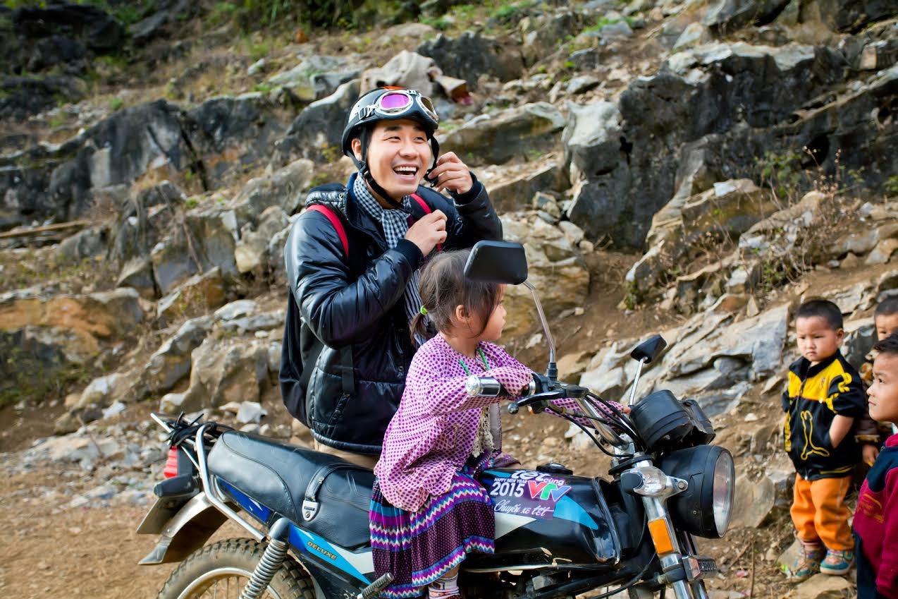 Nguyen Khang lai xe win len Ha Giang day hoc hinh anh