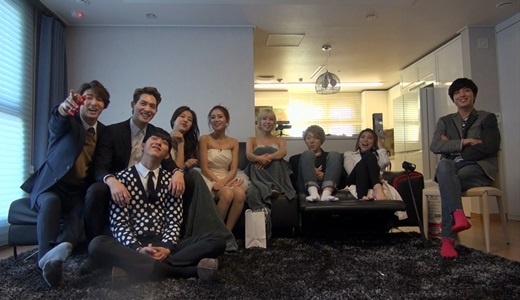 Jung Yong Hwa đón khách đến thăm nhà trong show truyền hình riêng.