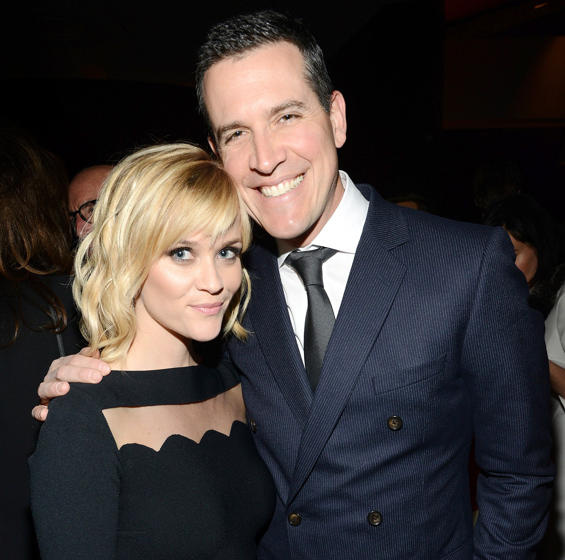 Minh tinh tóc vàng Reese Witherspoon kết hôn cùng người quản lý Jim Toth vào năm 2011 nhưng trước đó họ có cuộc gặp gỡ thú vị. Một người bạn của Jim trong lúc say xỉn đã tán tỉnh Reese và sau đó anh đến xin lỗi cô, đây là lần đầu tiên họ gặp nhau.