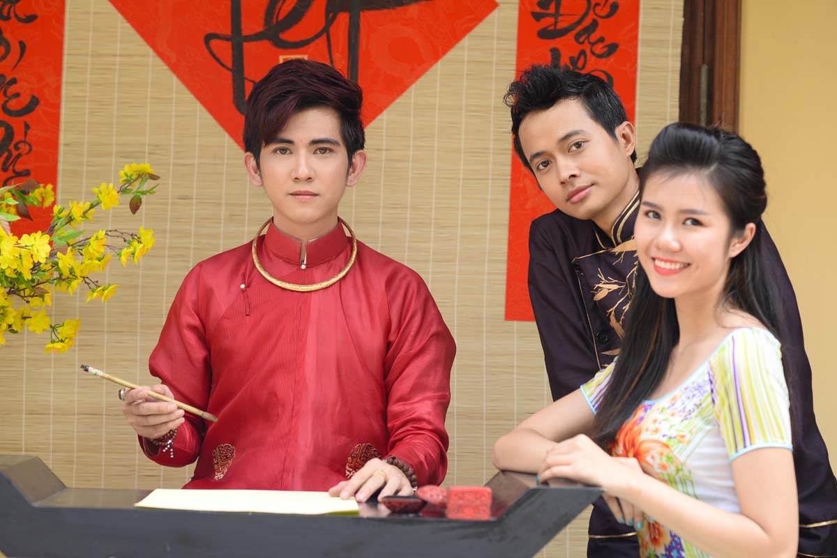 “Đố tình không chỉ là một sản phẩm âm nhạc đơn thuần mà nó còn như món quà ý nghĩa tôi muốn gửi đến khán giả nhân dịp Tết Ất Mùi. Với nội dung thú vị cùng những lời chúc thật vui ở phần cuối, tôi mong MV mới sẽ được nhiều người đón nhận, yêu mến” - Đăng Nguyên GoBi chia sẻ. Anh bộc bạch thêm sau Tết Nguyên đán mình sẽ làm mới bản thân ở nhiều dòng nhạc khác nhau để đến gần khán giả trẻ hơn. Song song đó, nam chính của Điều tuyệt vời thứ 10 cũng tiếp tục tham gia một số phim ngắn có nội dung ý nghĩa.