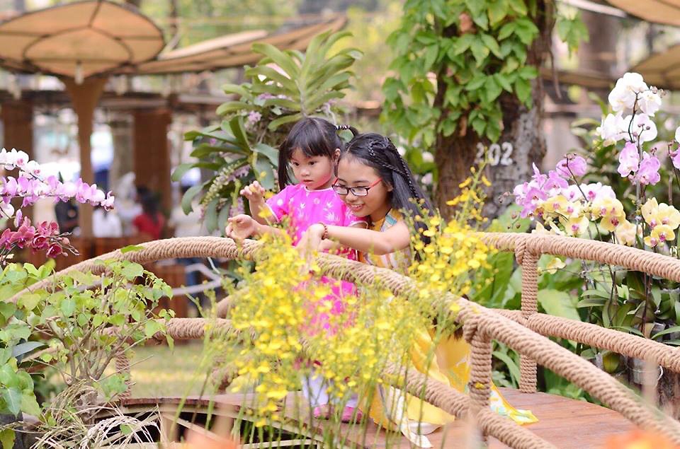 Hình ảnh của Phương Mỹ Chi trong MV Ngày Tết quê em.