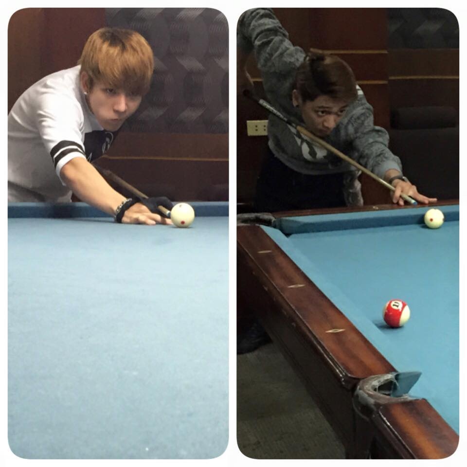 ...thì bạn trai tin đồn của cô, ca sĩ Kelvin Khánh lại chia sẻ hình ảnh anh đang chơi billiards cùng cựu thành viên nhóm 365 Tronie Ngô trên trang cá nhân.