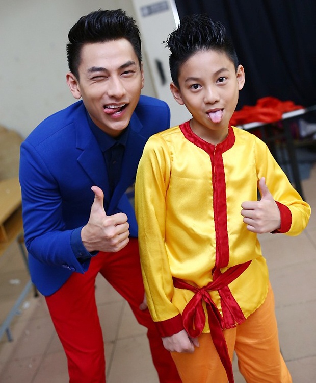 Ngay khi những tấm ảnh của An Bình xuất hiện trên fanpage cuộc thi và được nhiều người chia sẻ, Isaac đã “đứng ngồi không yên”. Không lâu sau đó, cả hai có dịp gặp nhau khi nhóm 365 tham gia biểu diễn với vai trò khách mời ở tập 4 của chương trình. Trong một bài phỏng vấn ngắn, nam chính phim Gia sư nữ quái cho biết: “Lúc vừa gặp An Bình, tôi hết hồn vì cậu nhóc nhìn giống hệt mình lại thông minh nữa. Will còn quay qua chọc rằng lớn lên sẽ hot hơn chú Isaac già là cái chắc”.