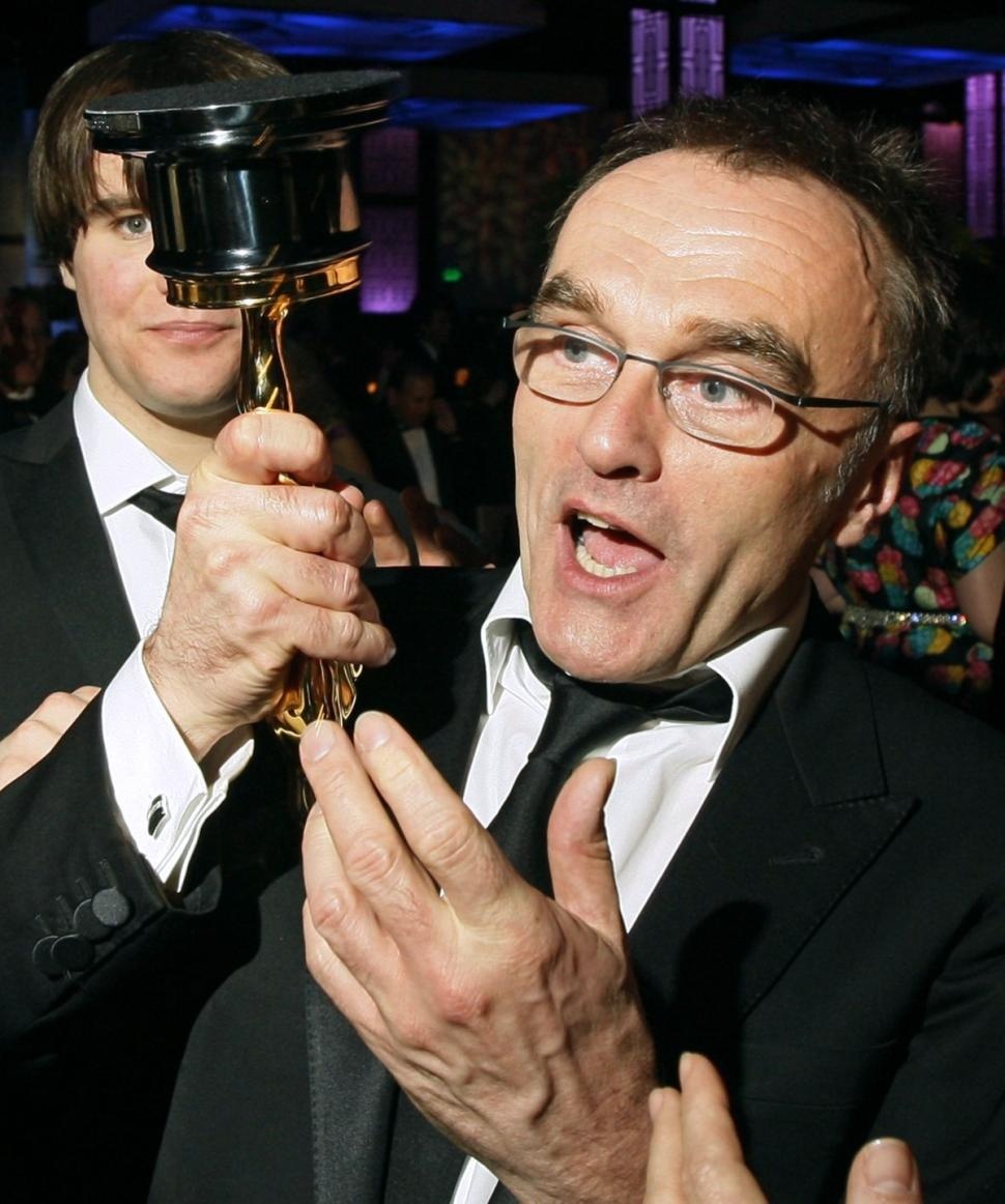 Đạo diễn Danny Boyle – cha đẻ bộ phim đoạt giải Phim hay nhất Slumdog Millionaire nói rằng anh để tượng vàng trong một chiếc hộp đặt dưới giường. Danny còn hài hước tiết lộ anh sẽ đem theo bức tượng bên mình mỗi khi có cuộc hẹn với những người đầu tư cho tác phẩm mới của mình. 