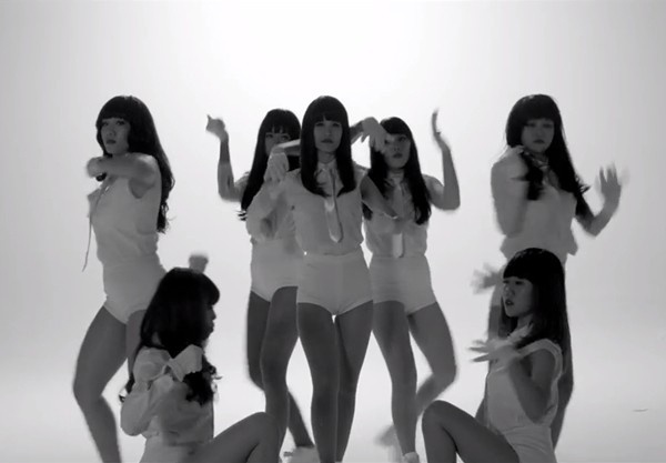 MV Lang nghe tim em - Dong Nhi hinh anh