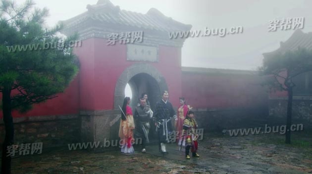 Nhưng cũng cảnh trí đó, đoàn người này đang đến tìm...Lão bà Thái Sơn.