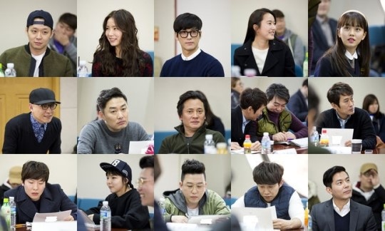 Park Yoo Chun trong buổi đọc kịch bản phim mới Sensory Couple.