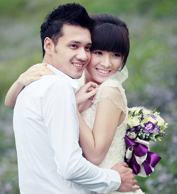 Mối tình đầu kéo dài 10 năm thì đứt gánh, sau đó Đan Lê kết hôn với biên tập viên Xuân Tùng năm 2008.  Cuộc hôn nhân này chỉ tồn tại được một thời gian ngắn, đầu năm 2011 Đan Lê làm đám cưới với chính người yêu đầu tiên – Khải Anh. 