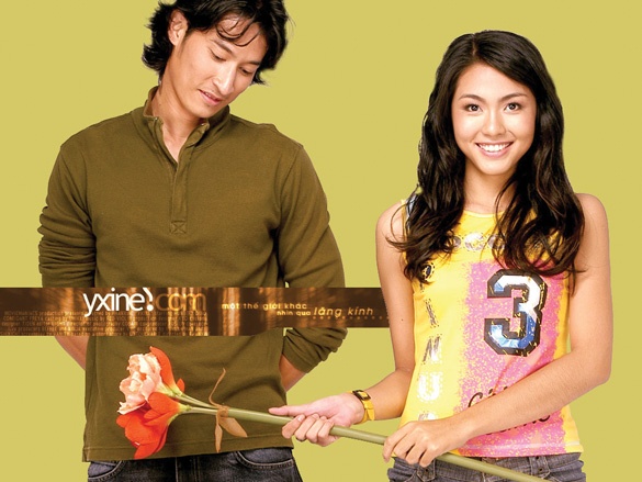 Tình sử của ngọc nữ màn ảnh Tăng Thanh Hà được bắt đầu từ Huy Khánh – tài tử đào hoa của showbiz Việt. Cặp đôi quen nhau khi Hà Tăng mới 17 tuổi và sau đó cùng đóng chung bộ phim Dốc tình. 