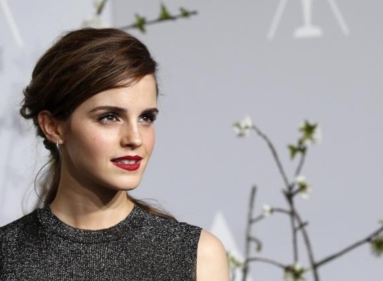 Emma Watson tuc gian dap tra ke doa tung anh nong hinh anh