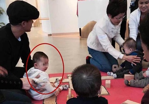 Duong Mich kho chiu vi anh con gai bi phat tan hinh anh