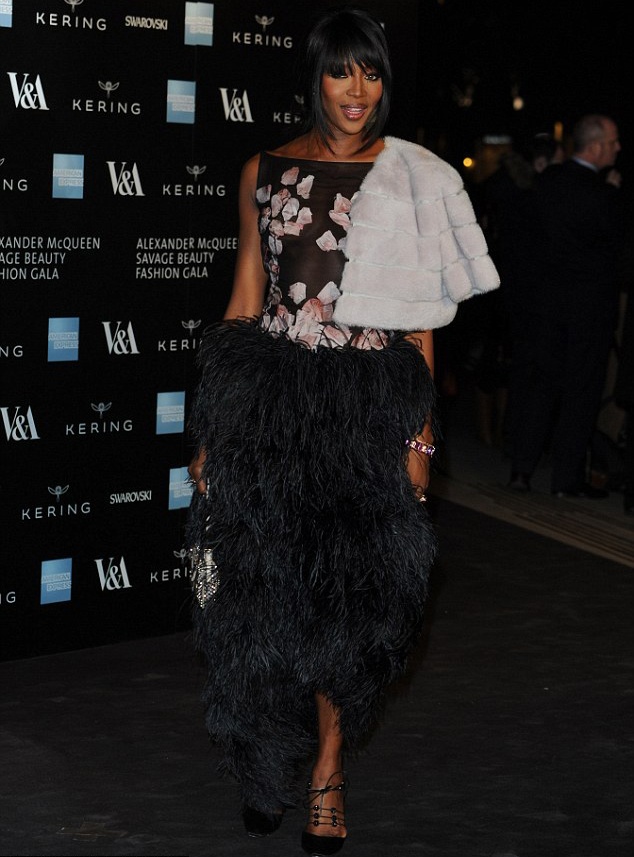 Siêu mẫu kỳ cựu Naomi Campbell là một người bạn của Alexander cũng đến dự. 