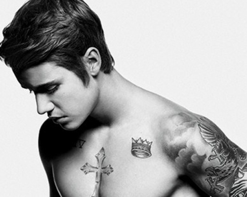 Justin Bieber bi goi la ‘nguoi dan ong tre con’ hinh anh