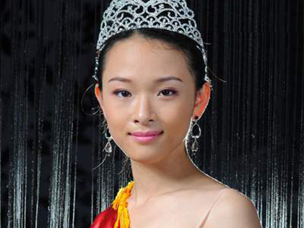 Nhung hoa hau Viet vuong vong lao ly hinh anh