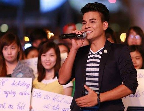 MC moi cua Vietnam Idol bi che ngay dem dau len song hinh anh