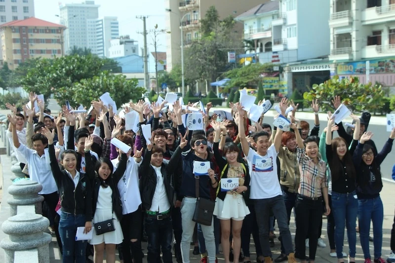 Song song đó, điểm đổi mới thú vị của vòng Thử giọng năm nay là mỗi thí sinh sẽ có cơ hội lựa chọn một trong bốn vị giám khảo gồm ca sĩ Thu Minh, nhạc sĩ Thanh Bùi, đạo diễn Nguyễn Quang Dũng, cùng nhạc sĩ Quốc Trung để làm “ngôi sao may mắn” cho mình trước lúc bước vào phòng thi. Theo đó, khi kết thúc phần thi, nếu thí sinh nhận được hai sự đồng ý và hai sự từ chối trao vé vàng, thì chính giám khảo mà thí sinh chọn làm “ngôi sao may mắn” sẽ trở thành người quyết định việc họ có được vào vòng trong hay không.