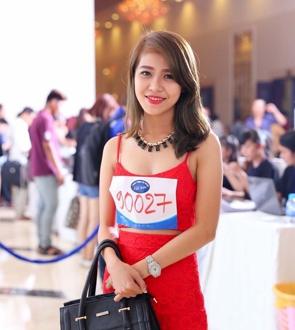 Cô chia sẻ: “Đến với cuộc thi này, tôi khá tự tin vào bản thân nhưng cũng hy vọng may mắn sẽ đến với mình. Trong số các giám khảo năm nay, tôi muốn chinh phục nhạc sĩ Thanh Bùi nhất vì biết anh thích những chất giọng tình cảm, còn chị Thu Minh chắc sẽ rất khó”.