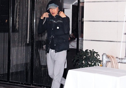 Chau Tinh Tri cui dau tranh ne sau vu bi to gian doi hinh anh